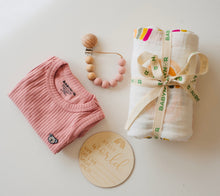 Load image into Gallery viewer, Organic Baby Shower Gift Set