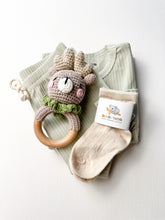 Load image into Gallery viewer, Gender-neutral summer baby hamper with organic essentials