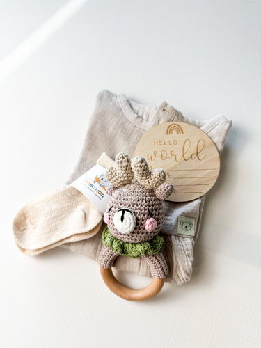 Beige baby’s gift bundle – eco-friendly baby hamper

